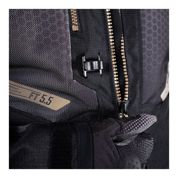 Leatt 5.5 ADV FlowTour Jacket - Stealth